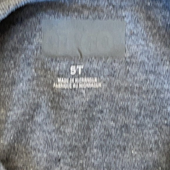 Boys 5T Graphic T-shirt - Picture 2 of 3